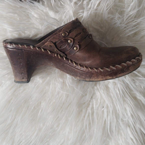Frye Clogs - Picture 2 of 4